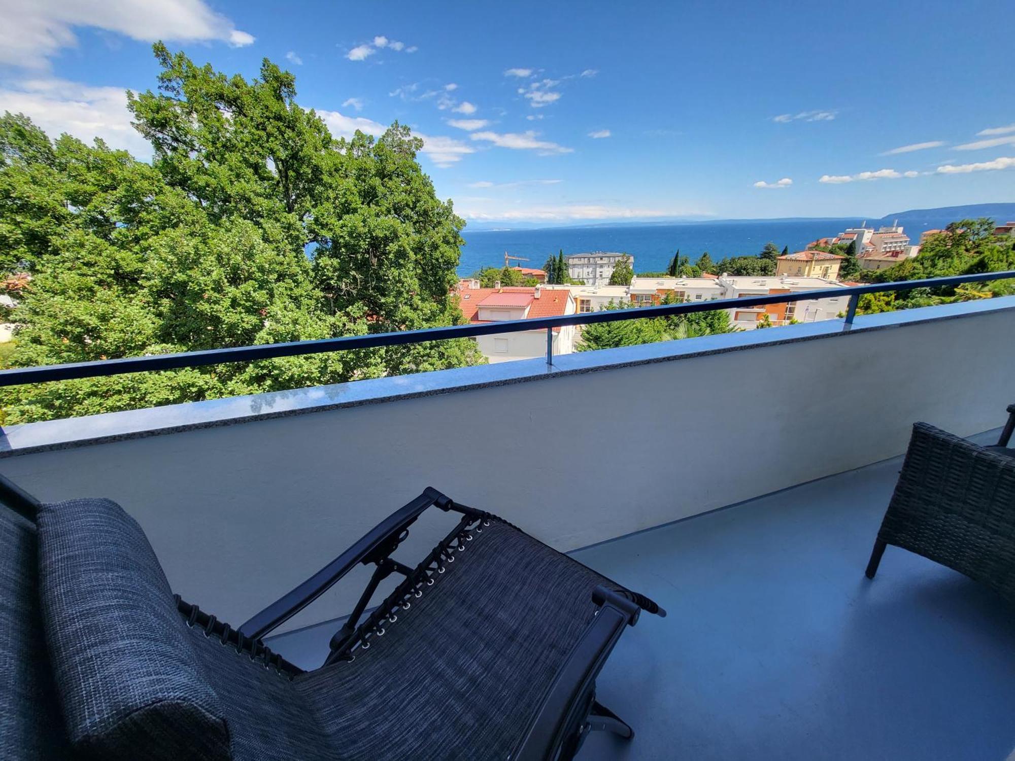 Apartment With Direct Sea View, Free Parking And Close To Beaches And Promenade Lovran Ngoại thất bức ảnh